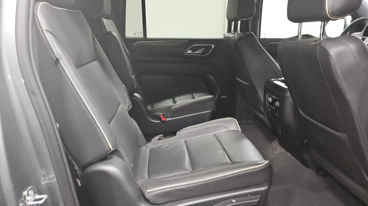 Chevrolet Suburban  2023