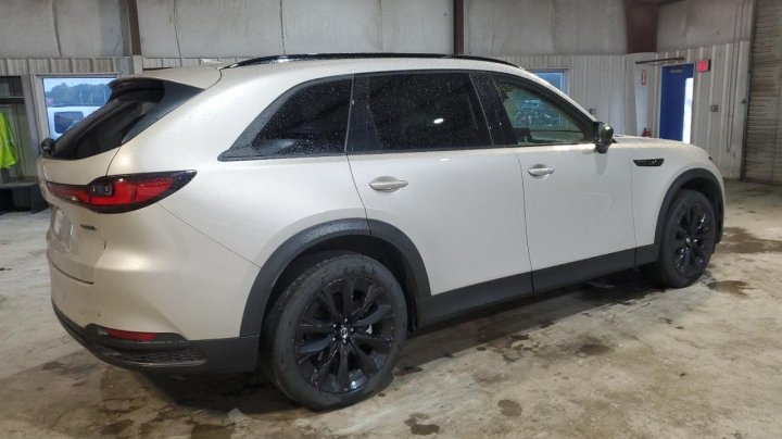 Mazda CX-90  2025