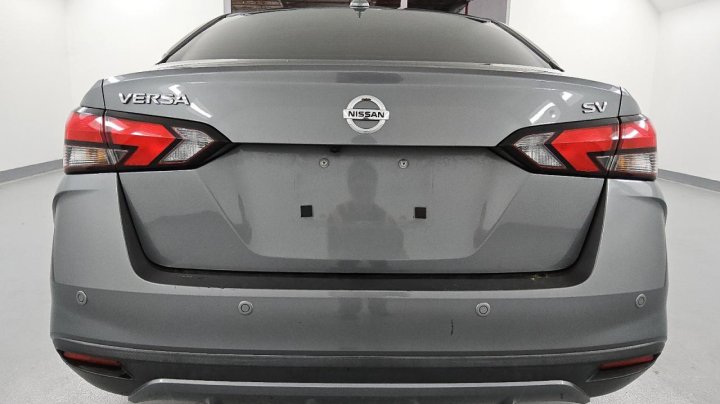 Nissan Versa  2021