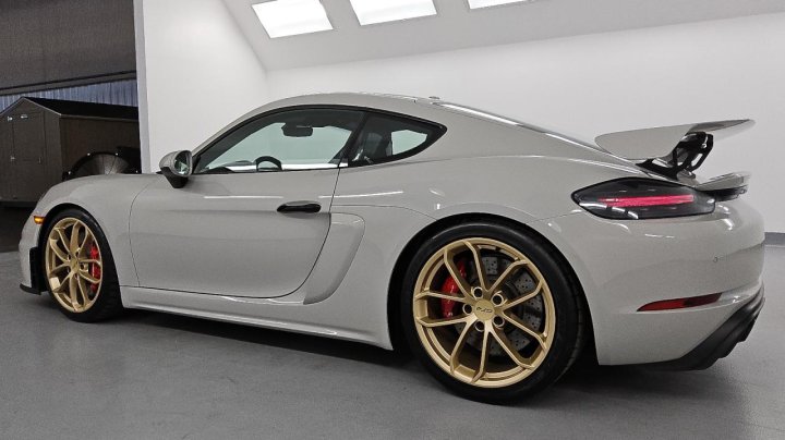 Porsche CAYMAN  2023