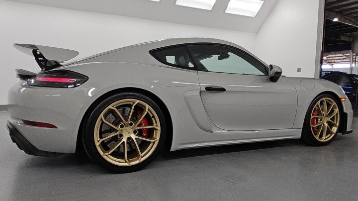 Porsche CAYMAN  2023