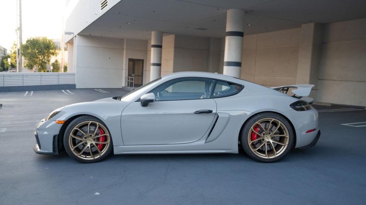 Porsche CAYMAN  2023