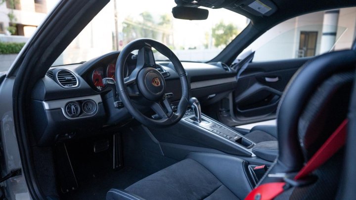 Porsche CAYMAN  2023