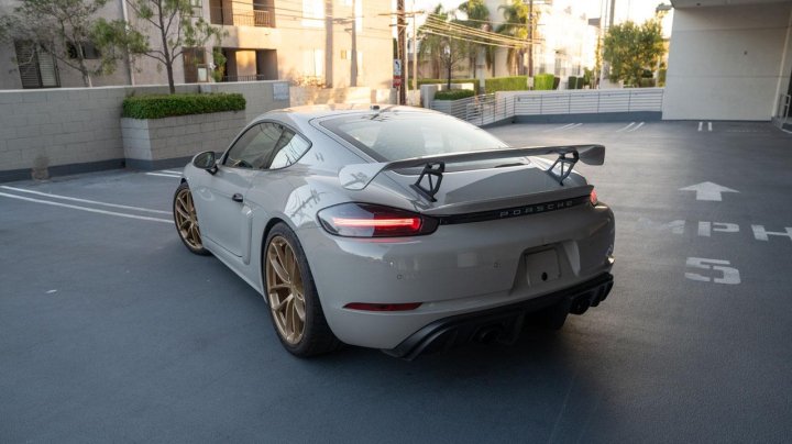 Porsche CAYMAN  2023
