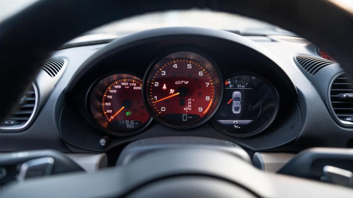 Porsche CAYMAN  2023