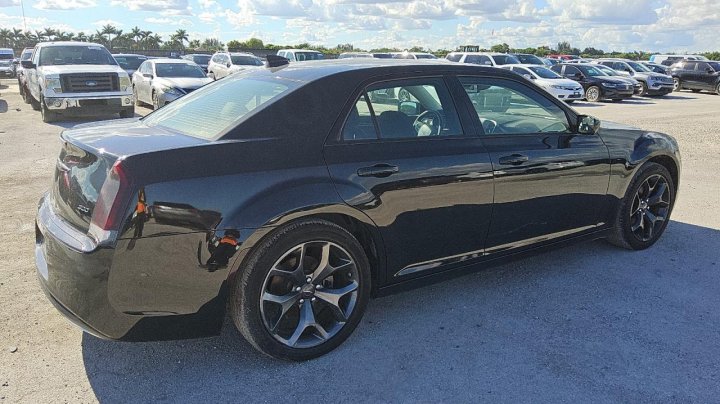 CHRYSLER 300  2022