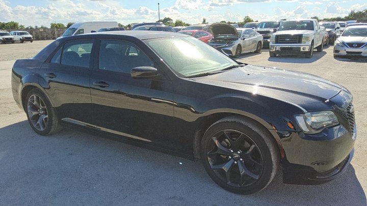 CHRYSLER 300  2022
