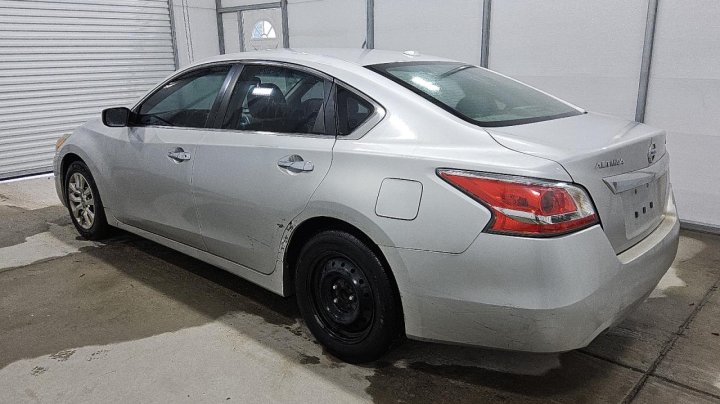 Nissan Altima  2015