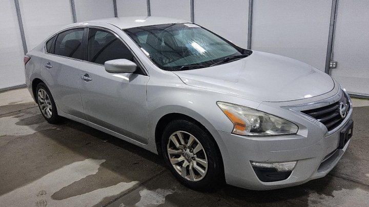 Nissan Altima  2015