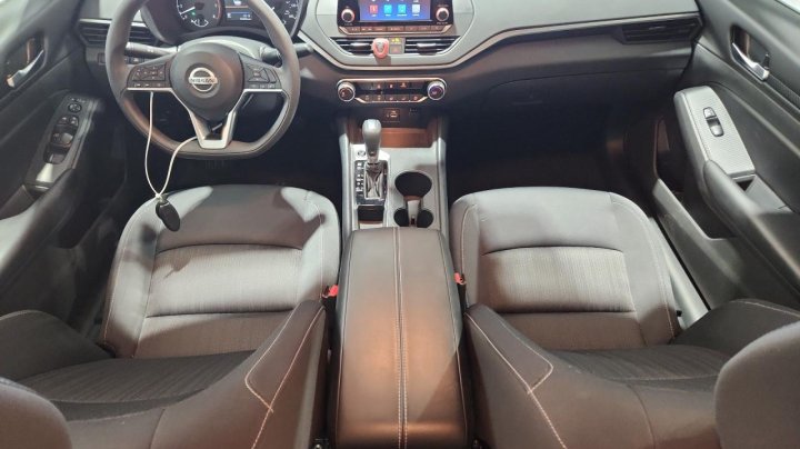 Nissan Altima  2021