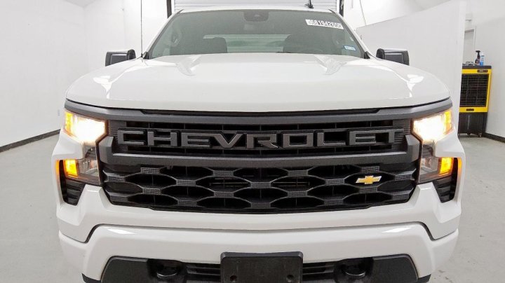 Chevrolet Silverado  2023