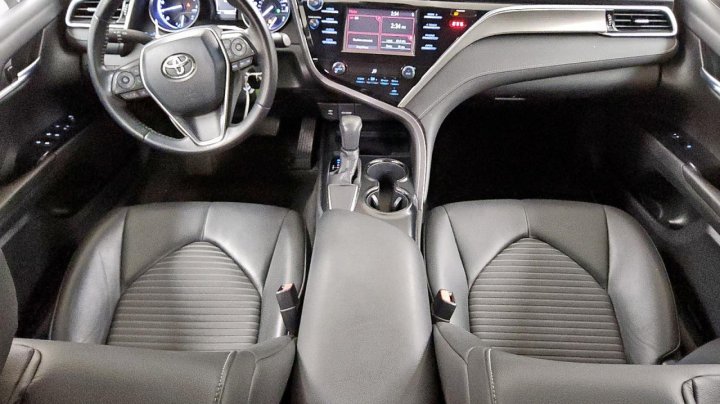 Toyota Camry  2018