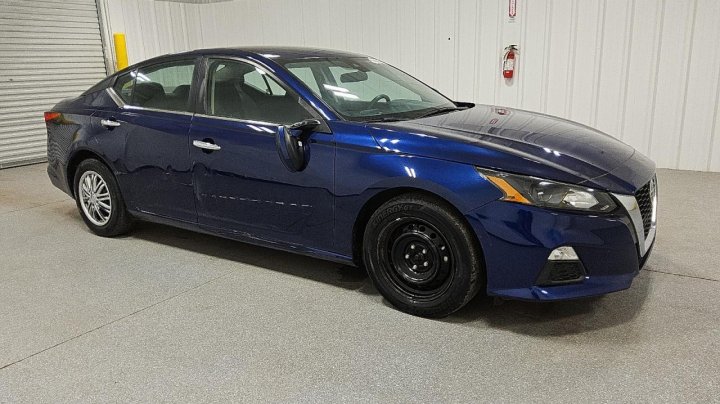 Nissan Altima  2022