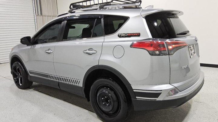 Toyota RAV4  2018