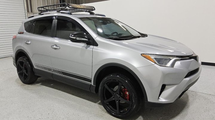 Toyota RAV4  2018