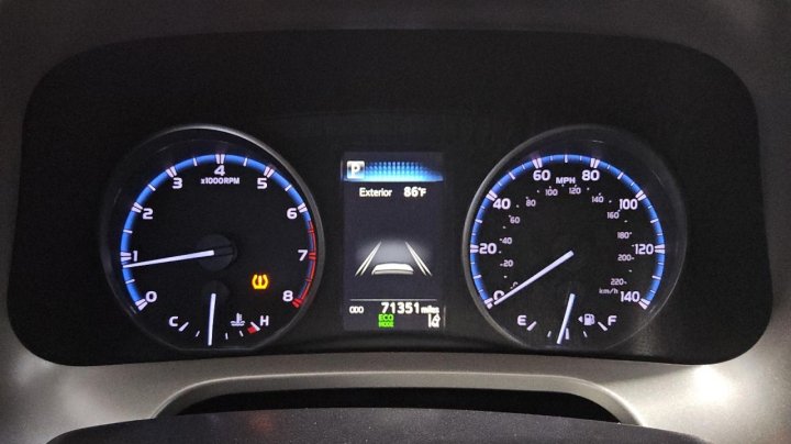 Toyota RAV4  2018