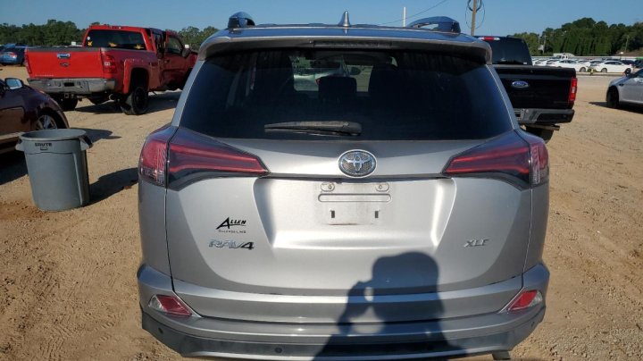 Toyota RAV4  2018