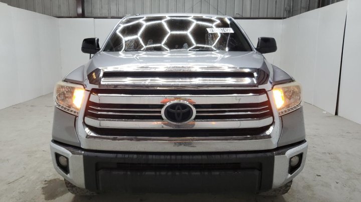 Toyota TUNDRA  2016