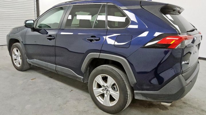 Toyota RAV4  2021