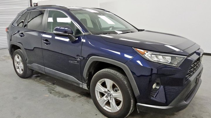 Toyota RAV4  2021