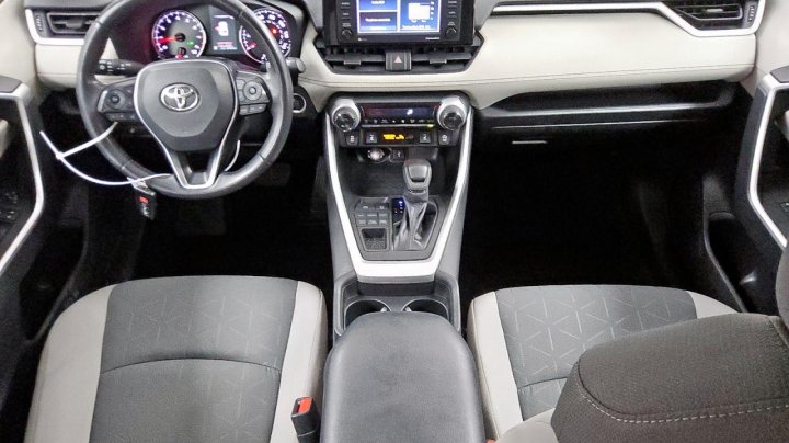 Toyota RAV4  2021