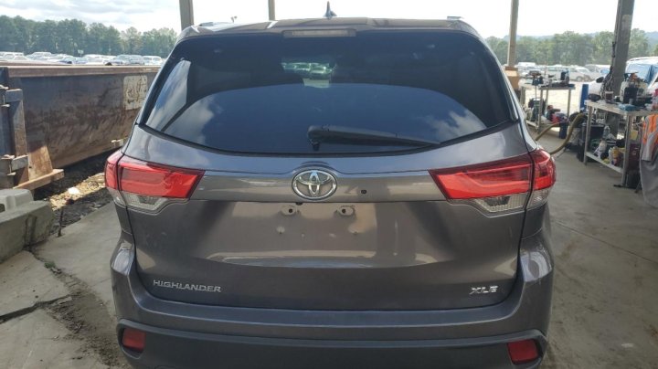 Toyota Highlander  2018