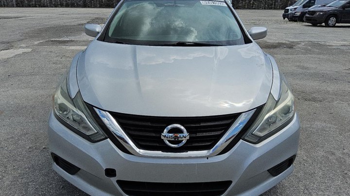 Nissan Altima  2018