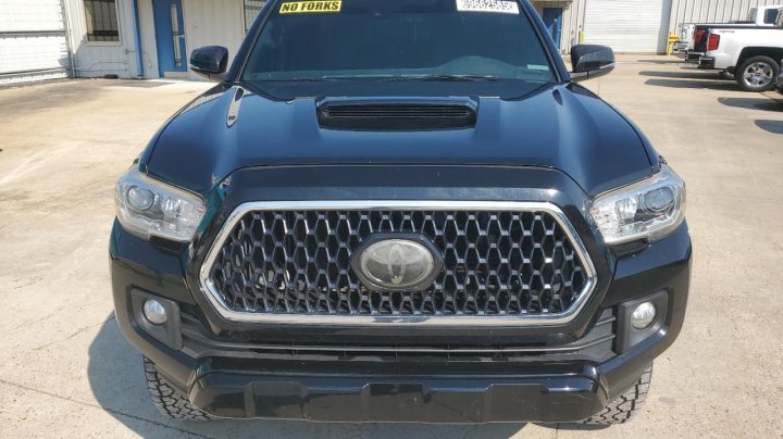 Toyota TACOMA  2018