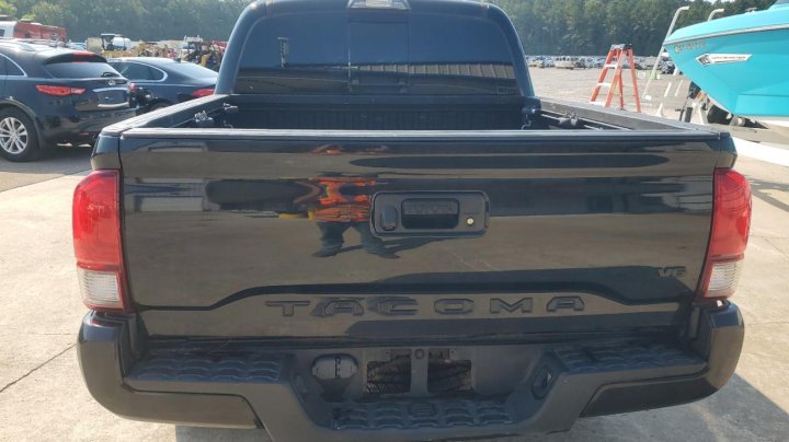 Toyota TACOMA  2018