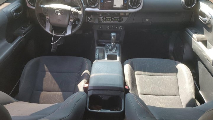 Toyota TACOMA  2018