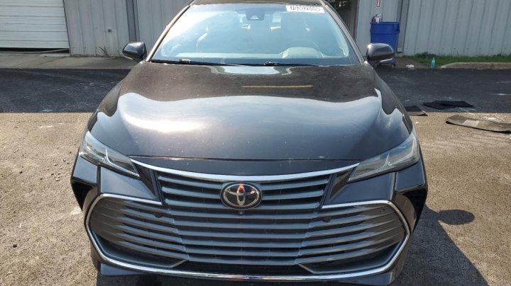 Toyota Avalon  2019