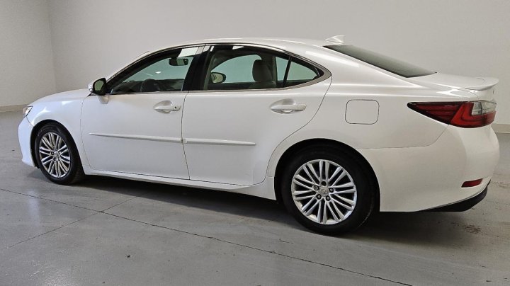 Lexus ES  2016