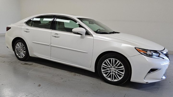 Lexus ES  2016