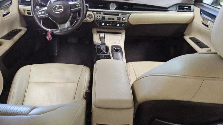 Lexus ES  2016