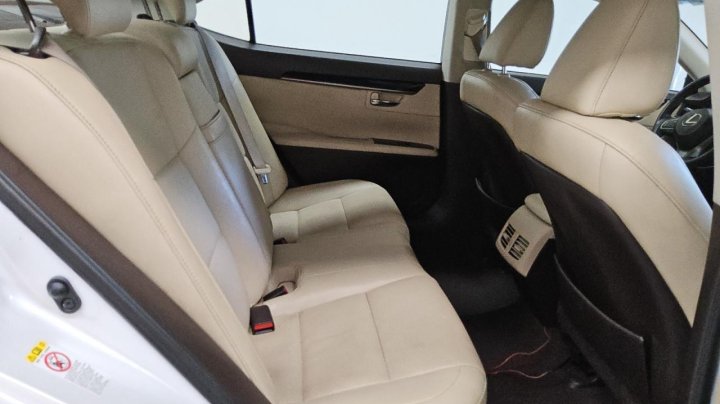 Lexus ES  2016