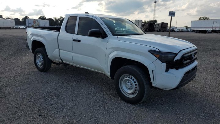Toyota TACOMA  2024