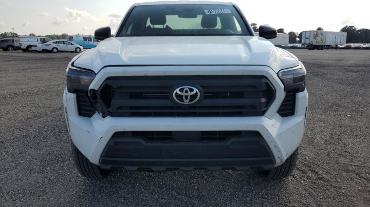 Toyota TACOMA  2024