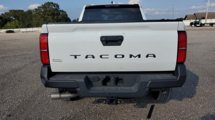 Toyota TACOMA  2024