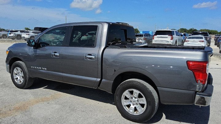 Nissan Titan  2019
