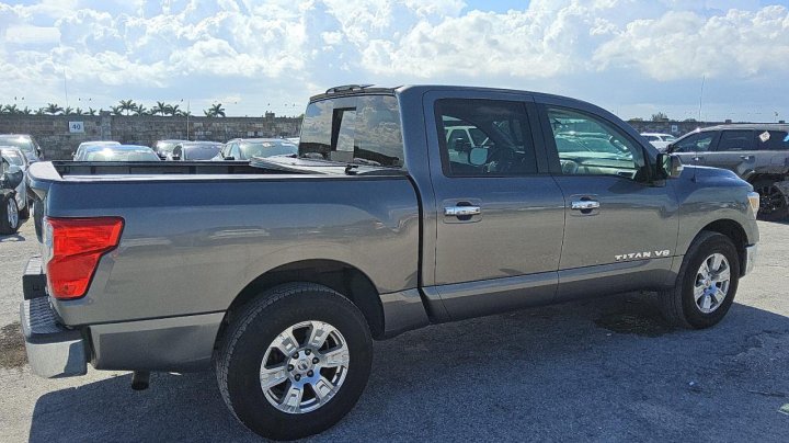 Nissan Titan  2019