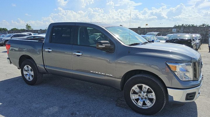 Nissan Titan  2019