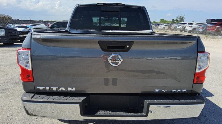 Nissan Titan  2019