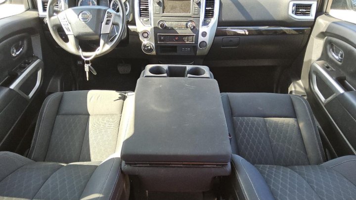Nissan Titan  2019