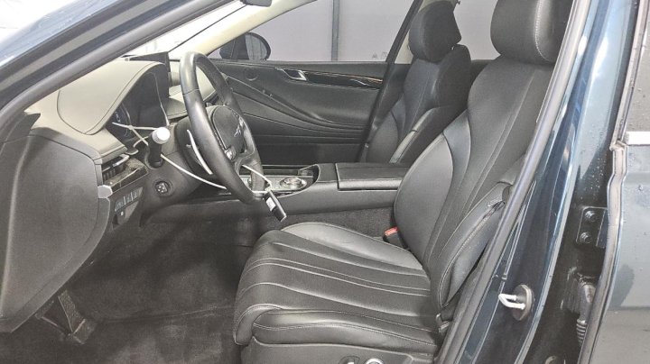 Genesis G80  2024