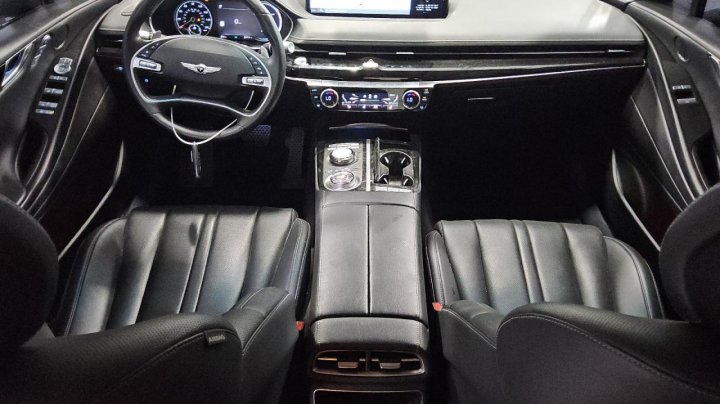 Genesis G80  2024