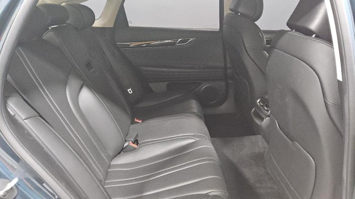 Genesis G80  2024