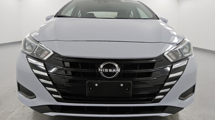 Nissan Versa  2024