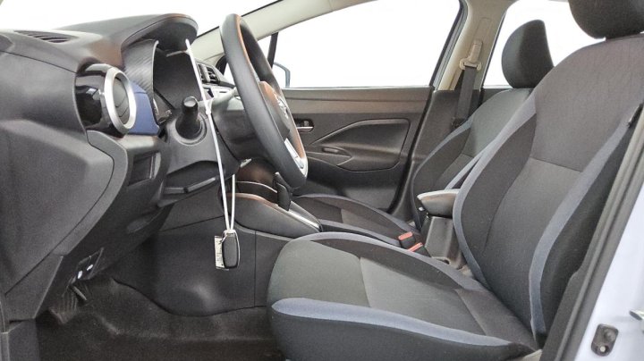 Nissan Versa  2024
