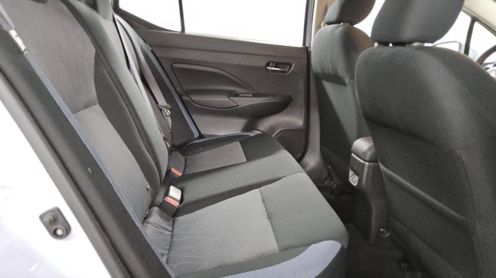 Nissan Versa  2024