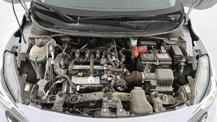 Nissan Versa  2024